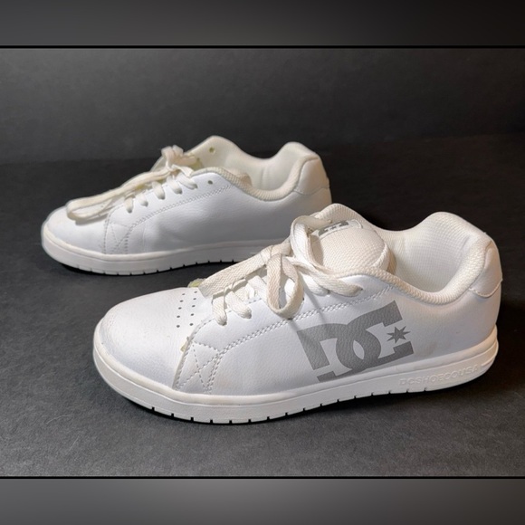 Woman’s white dc skate sneakers - Picture 4 of 6
